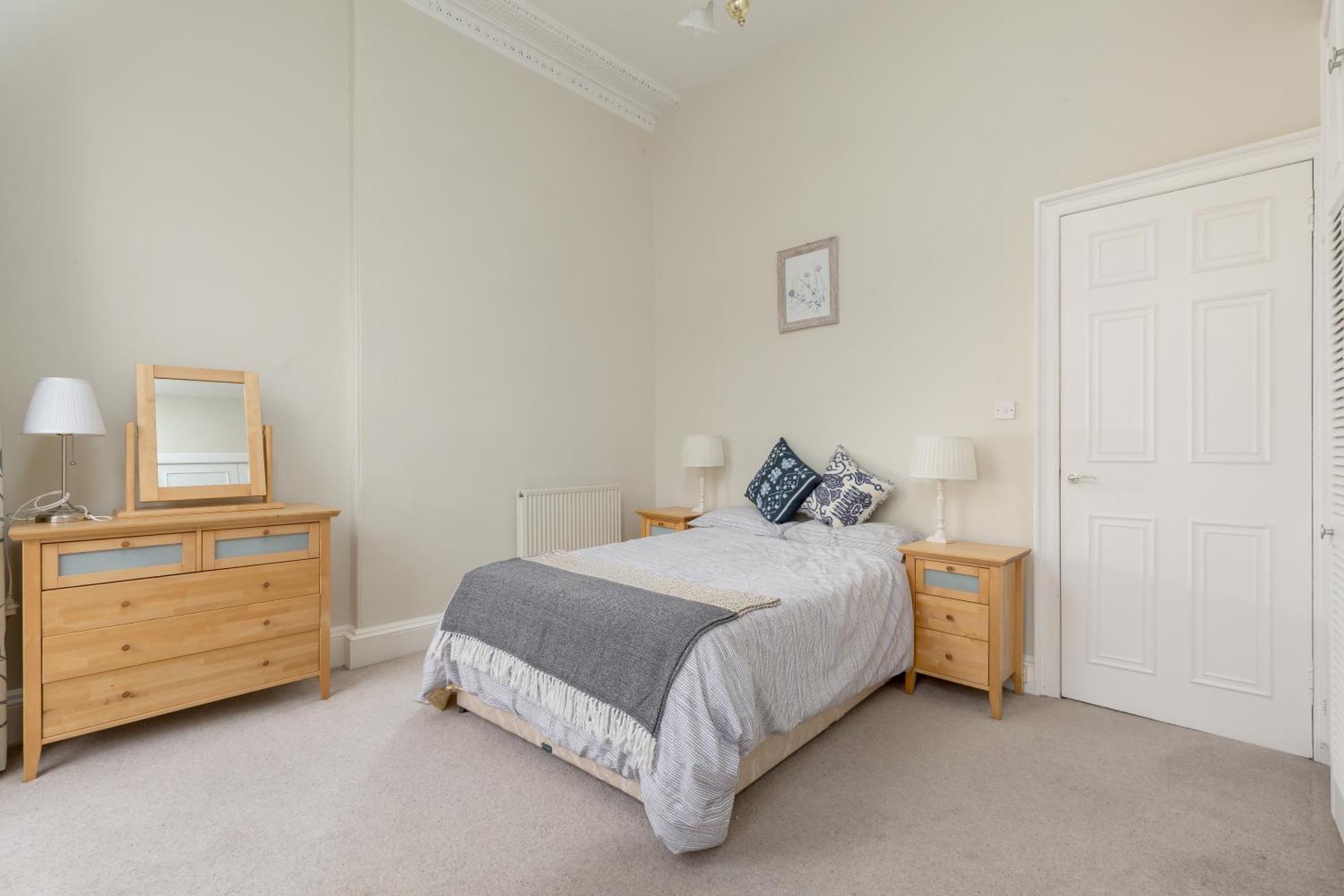 Light And Spacious 2 Bedroom Flat In Heart Of EDI Exterior photo