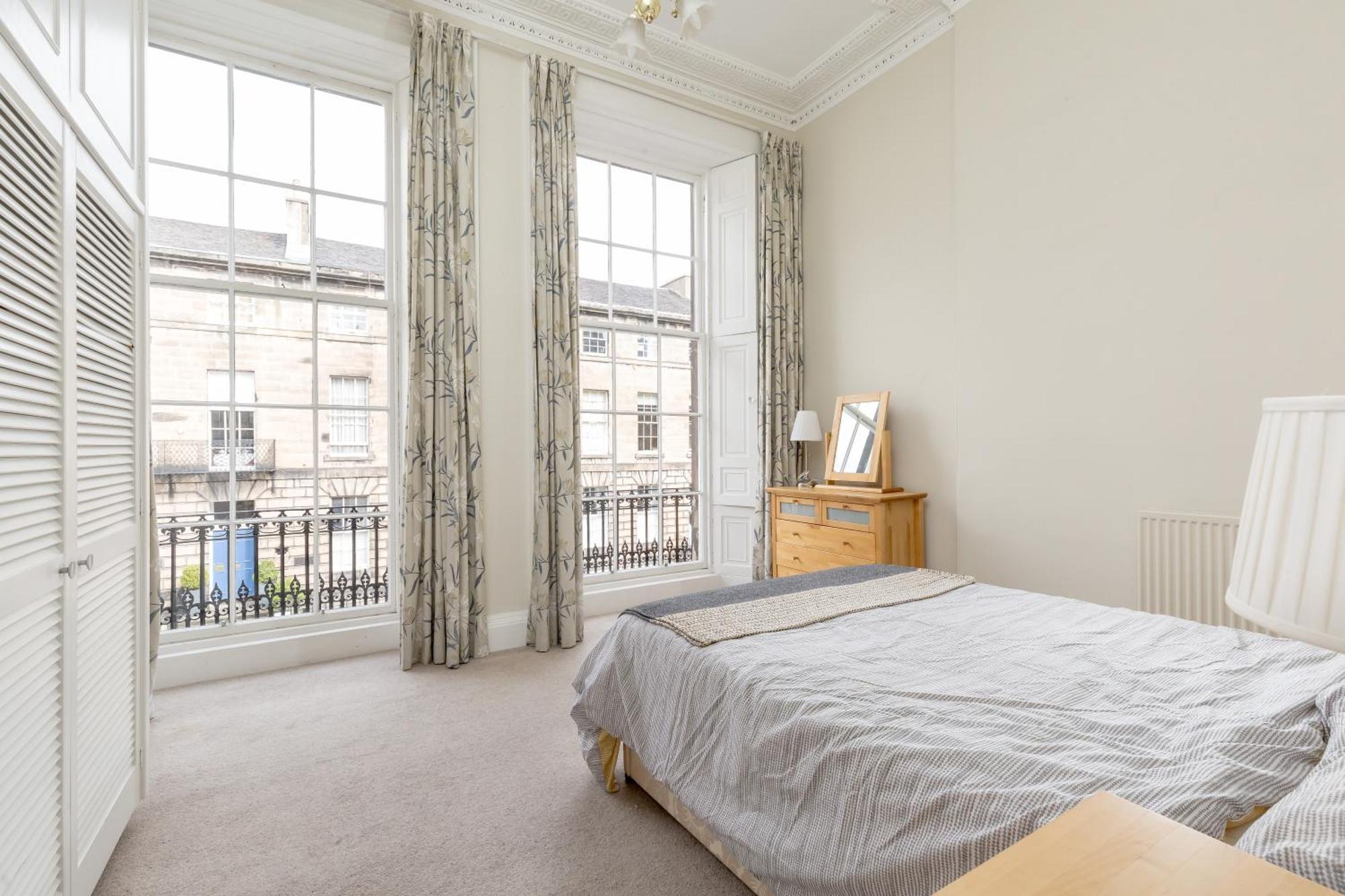 Light And Spacious 2 Bedroom Flat In Heart Of EDI Exterior photo